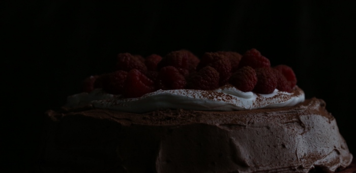 Flourless Chocolate Cake with Chocolate Ganache and Raspberries (700x340)